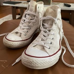 Unisex high top Converse men size 8 women size 10